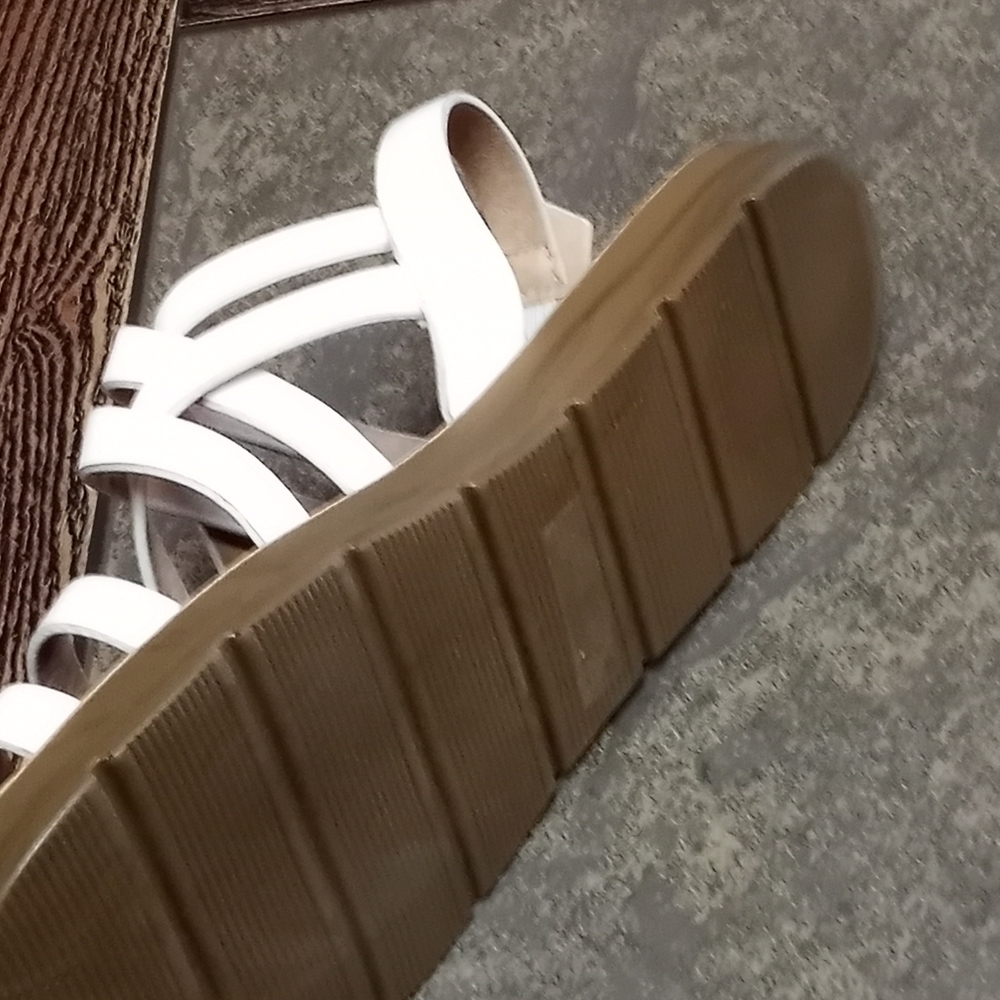 Comfortable Walking Sandals White - Picture 5 of 5